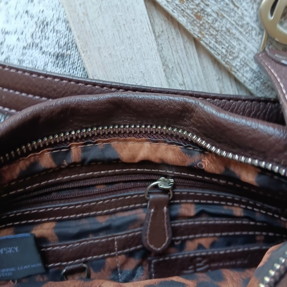 B Makowsky Brown Leather Crossbody  Retail  $280⚘️ - Picture 12 of 14